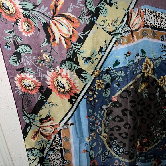 Ann Taylor BNWT 100% Silk Large Square Mixed Pattern Leopard Floral Print Scarf - Picture 10 of 12